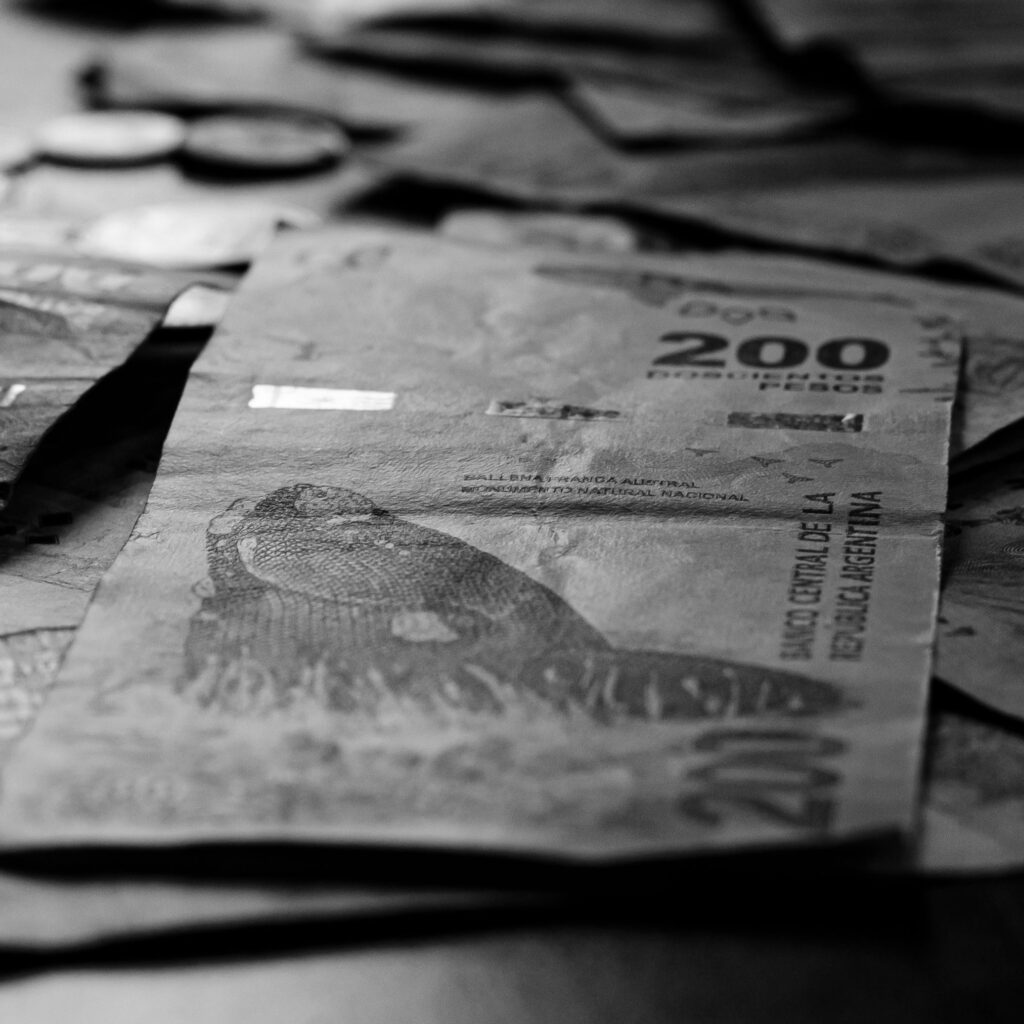 Quanto guardar de reserva de emergência? Veja por tipo de renda 📐